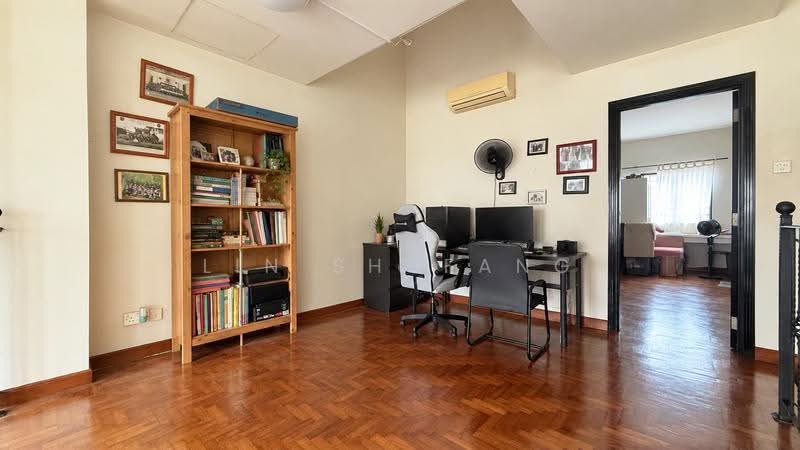 Westwood Park, Westwood Crescent, Boon Lay / Jurong / Tuas, 5 Bedrooms, 2,600 sqft, Terraced House For Sale, by Lin Shufang, 23558668 - Study/Family Area - PropertyGuru.com.sg