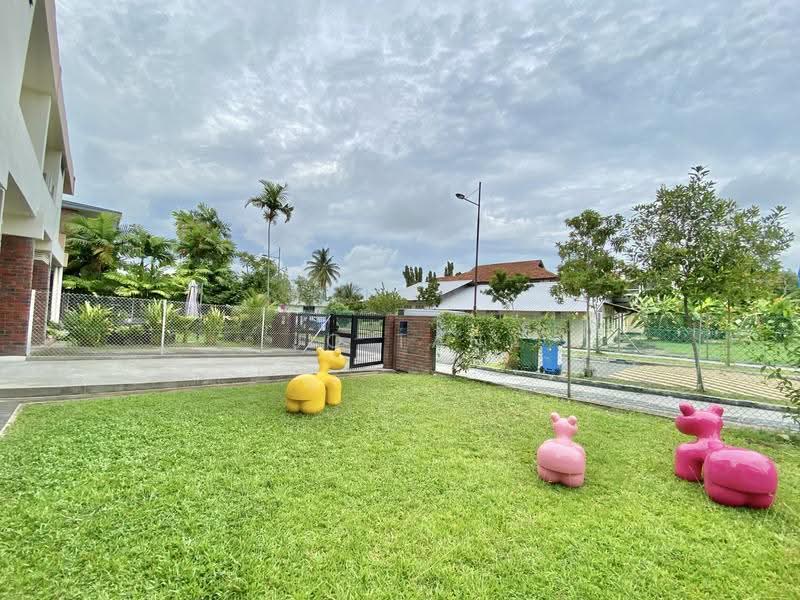 Almost Black & White Space with Lotsa Character & Tranquility, Bedok Ave / Kew / Eastwood / Upper East Coast, Bedok / Upper East Coast, 4 Bedrooms, 3,000 sqft, Semi-Detached House For Rent, by JO Tan, 23559161 - PropertyGuru.com.sg