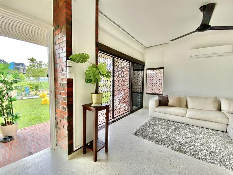 Almost Black & White Space with Lotsa Character & Tranquility, Bedok Ave / Kew / Eastwood / Upper East Coast, Bedok / Upper East Coast, 4 Bedrooms, 3,000 sqft, Semi-Detached House For Rent, by JO Tan, 23559161 - PropertyGuru.com.sg