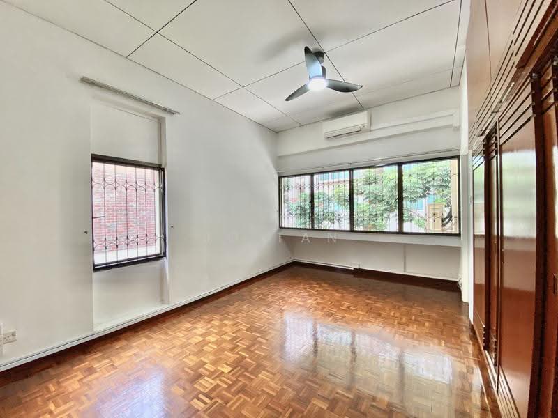 Almost Black & White Space with Lotsa Character & Tranquility, Bedok Ave / Kew / Eastwood / Upper East Coast, Bedok / Upper East Coast, 4 Bedrooms, 3,000 sqft, Semi-Detached House For Rent, by JO Tan, 23559161 - High Ceiling - old world charm - PropertyGuru.com.sg