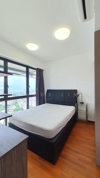 J Gateway, 2 Gateway Drive, 3 Bedrooms, 947 sqft, Condominium For Rent, by Chloe Lim, 23561001 - PropertyGuru.com.sg