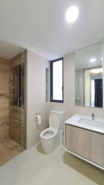 J Gateway, 2 Gateway Drive, 3 Bedrooms, 947 sqft, Condominium For Rent, by Chloe Lim, 23561001 - PropertyGuru.com.sg