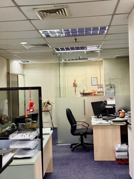 Manhattan House, 151 Chin Swee Road, Alexandra / Commonwealth, 441 sqft, Office For Sale, by Wendi Chang, 23565995 - CommercialGuru.com.sg