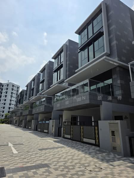 Belgravia Ace, 100 Belgravia Drive, 5 Bedrooms, 3,929 sqft, Semi-Detached House For Sale, by Ricky Ngan 颜涌桦, 23567601 - PropertyGuru.com.sg