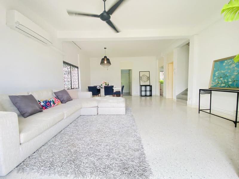 Bedok Ave-Quiet environment, Bedok Avenue, Bedok / Upper East Coast, 4 Bedrooms, 2,500 sqft, Semi-Detached House For Rent, by Tim Seow, 23570089 - PropertyGuru.com.sg