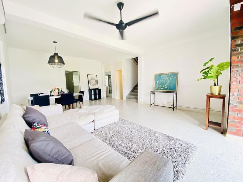 Bedok Ave-Quiet environment, Bedok Avenue, Bedok / Upper East Coast, 4 Bedrooms, 2,500 sqft, Semi-Detached House For Rent, by Tim Seow, 23570089 - PropertyGuru.com.sg