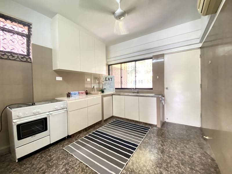 Bedok Ave-Quiet environment, Bedok Avenue, Bedok / Upper East Coast, 4 Bedrooms, 2,500 sqft, Semi-Detached House For Rent, by Tim Seow, 23570089 - PropertyGuru.com.sg