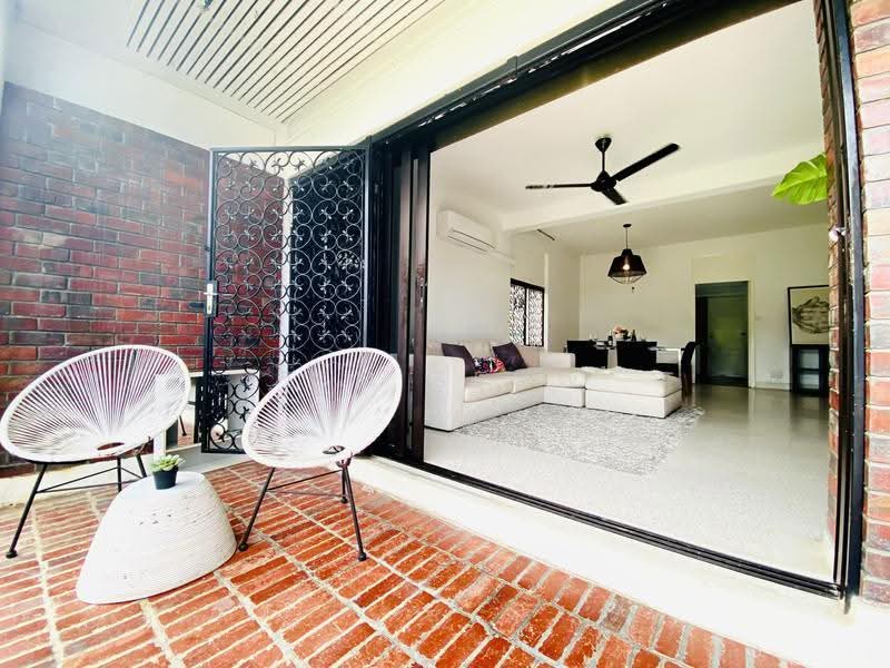Bedok Ave-Quiet environment, Bedok Avenue, Bedok / Upper East Coast, 4 Bedrooms, 2,500 sqft, Semi-Detached House For Rent, by Tim Seow, 23570089 - PropertyGuru.com.sg