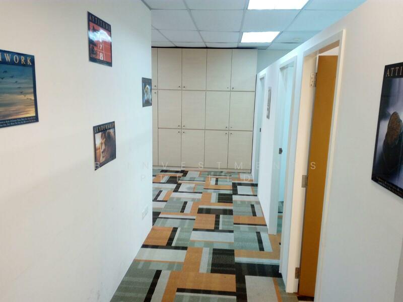 Peninsula Plaza, 111 North Bridge Road, 1001 sqft, Office For Sale, by