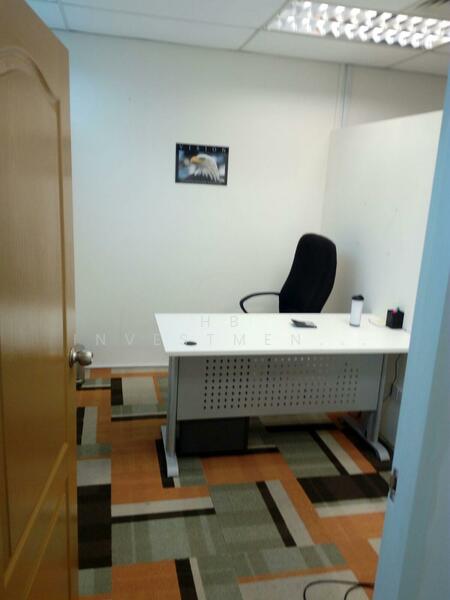 Peninsula Plaza, 111 North Bridge Road, 1,001 sqft, Office For Sale, by Mohammad, 23573818 - #17-03 1001 sqft Peninsula Plaza Sale $2750 PSF renovated furnished - Owner 96316939 - CommercialGuru.com.sg