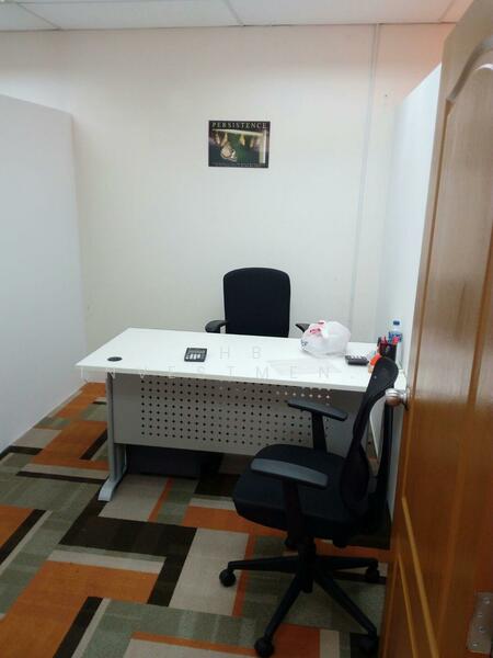 Peninsula Plaza, 111 North Bridge Road, 1,001 sqft, Office For Sale, by Mohammad, 23573818 - #17-03 1001 sqft Peninsula Plaza Sale $2750 PSF renovated furnished - Owner 96316939 - CommercialGuru.com.sg