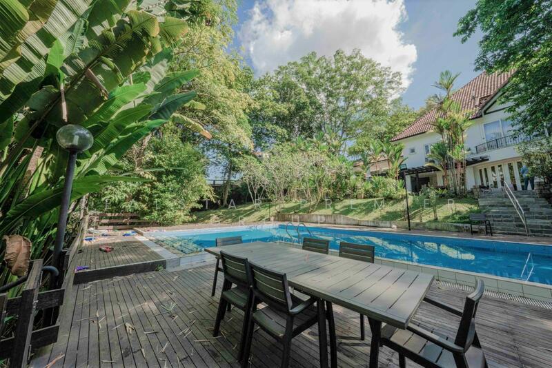 EXCLUSIVE HILLTOP MANSION! 1KM HENRY PARK PRI SCH, Holland, 5 Bedrooms