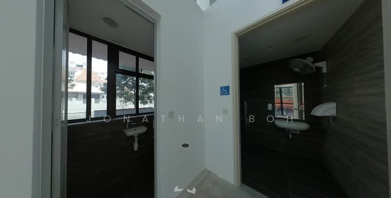 With or without Ramp Up, Direct Unloading Roller Shutter Ind B1, parking lots in front of unit. Suit Multi Trade, 3,500 sqft, Factory / Workshop (B2) For Rent, by Jonathan Boh, 23575798 - CommercialGuru.com.sg