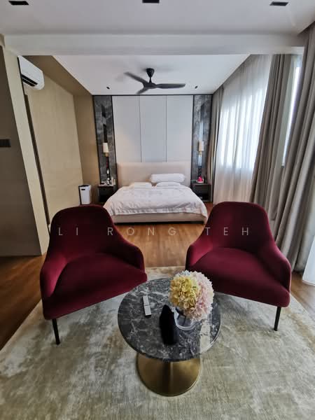 ❤️RARE SHOWFLAT LOOK HOME. FAMOUS DESIGNER. ALMOST SOLD!, Lorong Sarina, 5 Bedrooms, 3,400 sqft, Terraced House For Sale, by Li Rong Teh, 23582329 - PropertyGuru.com.sg