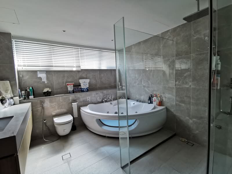 ❤️RARE SHOWFLAT LOOK HOME. FAMOUS DESIGNER. ALMOST SOLD!, Lorong Sarina, 5 Bedrooms, 3,400 sqft, Terraced House For Sale, by Li Rong Teh, 23582329 - PropertyGuru.com.sg