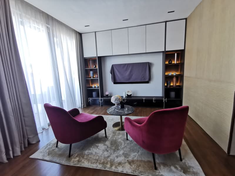 ❤️RARE SHOWFLAT LOOK HOME. FAMOUS DESIGNER. ALMOST SOLD!, Lorong Sarina, 5 Bedrooms, 3,400 sqft, Terraced House For Sale, by Li Rong Teh, 23582329 - PropertyGuru.com.sg