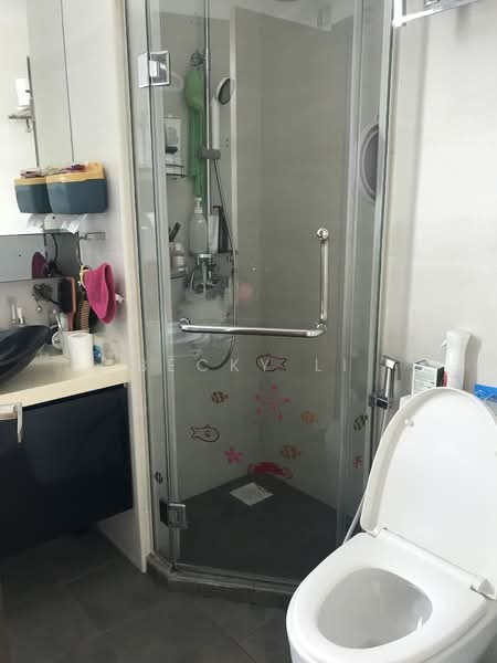 Hillview Regency, 26 Bukit Batok East Avenue 2, 3 Bedrooms, 1,195 sqft, Condominium For Rent, by Becky Li, 23583084 - PropertyGuru.com.sg