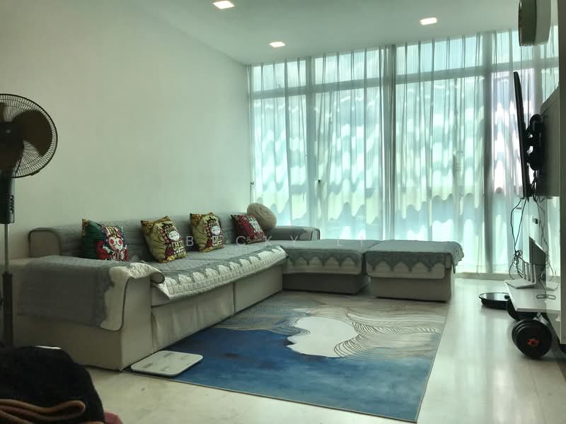 Hillview Regency, 26 Bukit Batok East Avenue 2, 3 Bedrooms, 1,195 sqft, Condominium For Rent, by Becky Li, 23583084 - PropertyGuru.com.sg