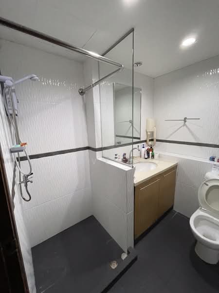 Gold Coast Condo, 366 Pasir Panjang Road, Room Rental, 160 sqft, Condominium For Rent, by Steve Teo, 23583402 - PropertyGuru.com.sg