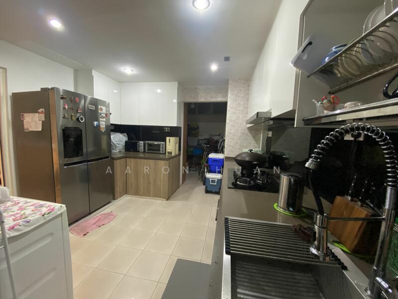 Mandalay Mansion, 15 Minbu Road, Room Rental, 300 sqft, Apartment For Rent, by Aaron Huan, 23586099 - PropertyGuru.com.sg