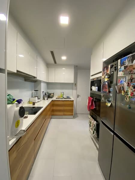 Helios Residences, 15 Cairnhill Circle, 3 Bedrooms, 1,668 sqft, Apartment For Rent, by Jonathan Tan, 23591375 - Kitchen - PropertyGuru.com.sg