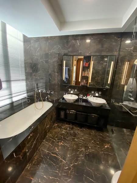 Helios Residences, 15 Cairnhill Circle, 3 Bedrooms, 1,668 sqft, Apartment For Rent, by Jonathan Tan, 23591375 - Master Bedroom Bathroom - PropertyGuru.com.sg