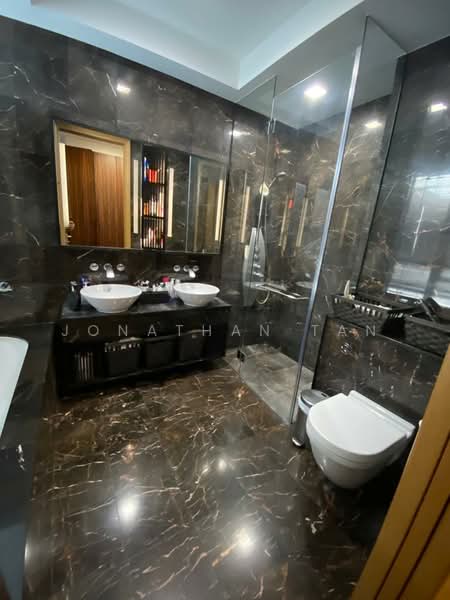 Helios Residences, 15 Cairnhill Circle, 3 Bedrooms, 1,668 sqft, Apartment For Rent, by Jonathan Tan, 23591375 - Master Bedroom Shower - PropertyGuru.com.sg