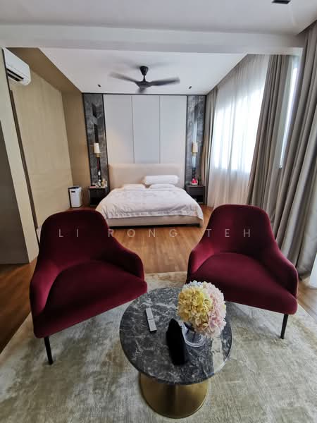 ❤️ WOW SHOWFLAT LOOK ALIKE MOVE IN CONDITION FH LANDED. ALMOST SOLD!, Lorong Sarina, 4 Bedrooms, 3,400 sqft, Terraced House For Sale, by Li Rong Teh, 23592693 - PropertyGuru.com.sg