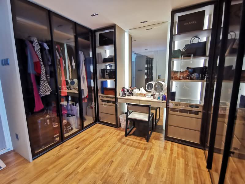 ❤️ WOW SHOWFLAT LOOK ALIKE MOVE IN CONDITION FH LANDED. ALMOST SOLD!, Lorong Sarina, 4 Bedrooms, 3,400 sqft, Terraced House For Sale, by Li Rong Teh, 23592693 - PropertyGuru.com.sg