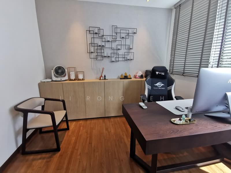 ❤️ WOW SHOWFLAT LOOK ALIKE MOVE IN CONDITION FH LANDED. ALMOST SOLD!, Lorong Sarina, 4 Bedrooms, 3,400 sqft, Terraced House For Sale, by Li Rong Teh, 23592693 - PropertyGuru.com.sg