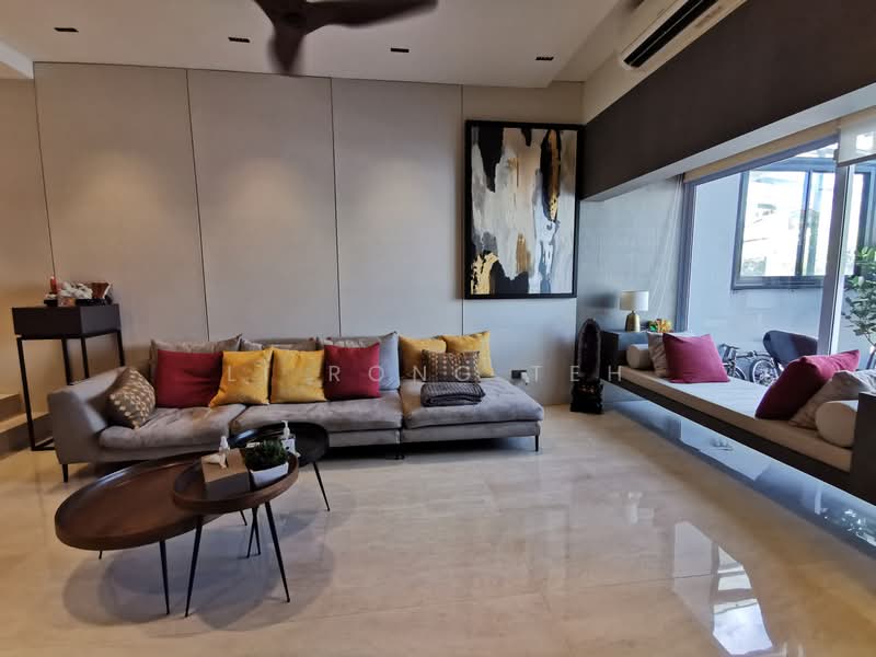 ❤️ WOW SHOWFLAT LOOK ALIKE MOVE IN CONDITION FH LANDED. ALMOST SOLD!, Lorong Sarina, 4 Bedrooms, 3,400 sqft, Terraced House For Sale, by Li Rong Teh, 23592693 - PropertyGuru.com.sg