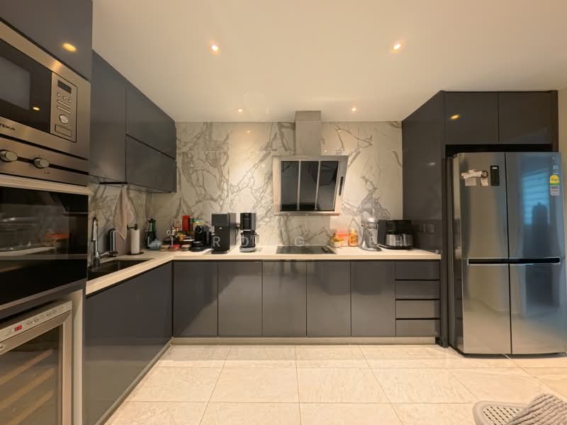 ❤️ WOW SHOWFLAT LOOK ALIKE MOVE IN CONDITION FH LANDED. ALMOST SOLD!, Lorong Sarina, 4 Bedrooms, 3,400 sqft, Terraced House For Sale, by Li Rong Teh, 23592693 - PropertyGuru.com.sg