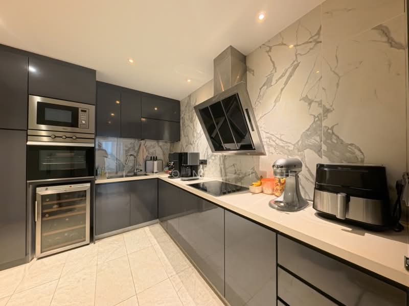 ❤️ WOW SHOWFLAT LOOK ALIKE MOVE IN CONDITION FH LANDED. ALMOST SOLD!, Lorong Sarina, 4 Bedrooms, 3,400 sqft, Terraced House For Sale, by Li Rong Teh, 23592693 - PropertyGuru.com.sg