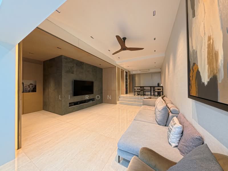 ❤️ WOW SHOWFLAT LOOK ALIKE MOVE IN CONDITION FH LANDED. ALMOST SOLD!, Lorong Sarina, 4 Bedrooms, 3,400 sqft, Terraced House For Sale, by Li Rong Teh, 23592693 - PropertyGuru.com.sg