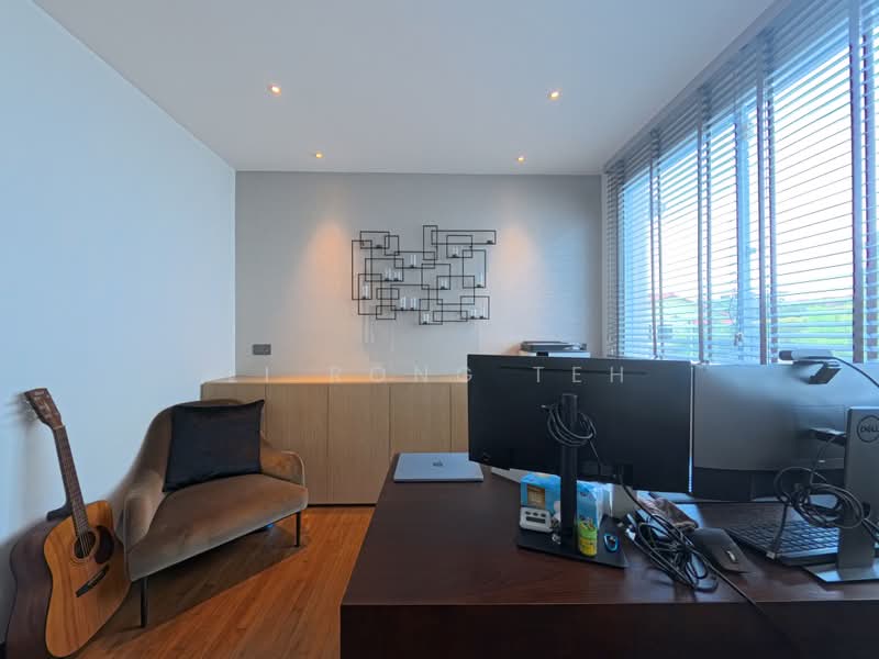 ❤️ WOW SHOWFLAT LOOK ALIKE MOVE IN CONDITION FH LANDED. ALMOST SOLD!, Lorong Sarina, 4 Bedrooms, 3,400 sqft, Terraced House For Sale, by Li Rong Teh, 23592693 - PropertyGuru.com.sg