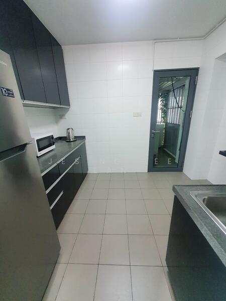 Pinnacle @ Duxton, 1B Cantonment Road, 3 Bedrooms, 1,022 sqft, HDB Flat For Rent, by Jes Ng Bee Lan, 23593324 - Kitchen and Yard area - PropertyGuru.com.sg