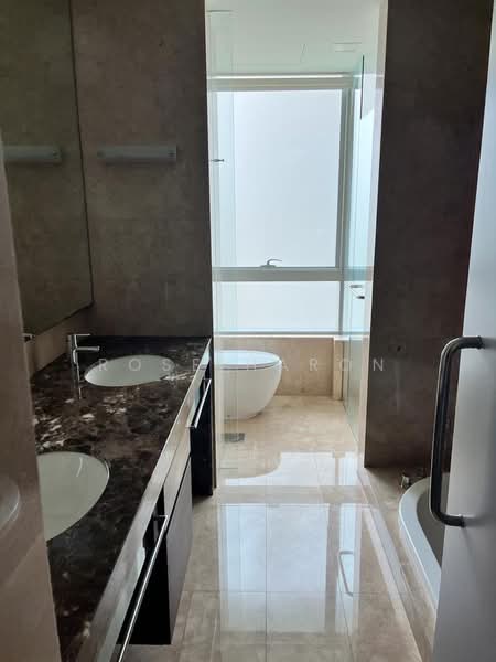 The Grange, 3 Grange Garden, 3 Bedrooms, 1,766 sqft, Condominium For Rent, by Rose Haron, 23595912 - Master bathroom - PropertyGuru.com.sg