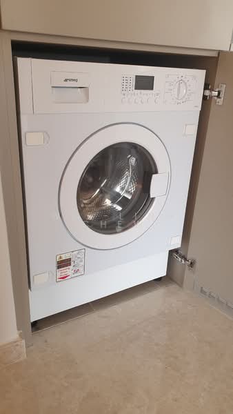 Seaside Residences, 12 Siglap Link, 2 Bedrooms, 807 sqft, Condominium For Rent, by Wee-Ling Chew, 23596281 - Brand new washer-dryer sleekly concealed  - PropertyGuru.com.sg