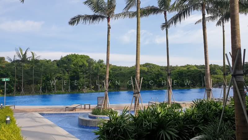 Seaside Residences, 12 Siglap Link, 2 Bedrooms, 807 sqft, Condominium For Rent, by Wee-Ling Chew, 23596281 - Plenty of sunloungers  - PropertyGuru.com.sg