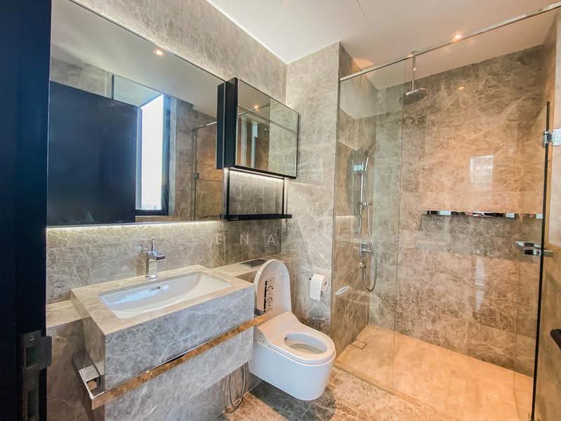 Martin Modern, 8 Martin Place, Orchard / River Valley, 2 Bedrooms, 883 sqft, Apartment For Rent, by Sheena Heng, 23599225 - Bathroom - PropertyGuru.com.sg