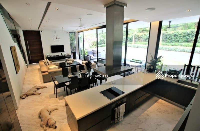 For Sale - Lornie Gardens