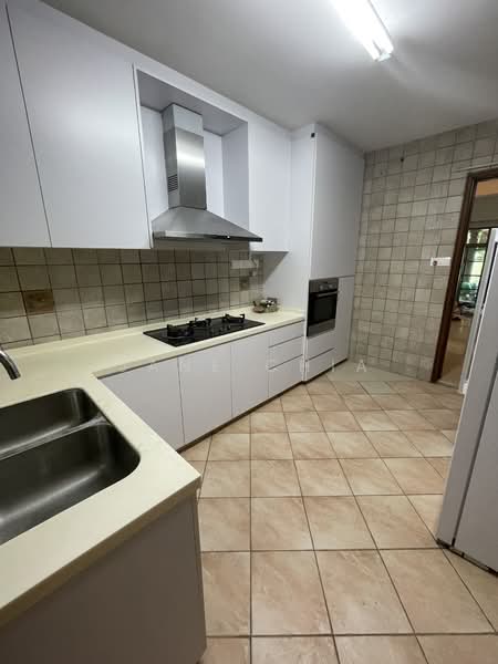 Pinewood Grove, Pinewood Grove, 6 Bedrooms, 3,476 sqft, Terraced House For Rent, by Jane Chia, 23600816 - Kitchen - PropertyGuru.com.sg