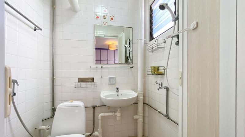 316 Bukit Batok Street 32, 316 Bukit Batok Street 32, Dairy Farm / Bukit Panjang / Choa Chu Kang, 2 Bedrooms, 1,000 sqft, HDB Flat For Rent, by Alfred Tan, 23602383 - Master Room Attached Bath - PropertyGuru.com.sg