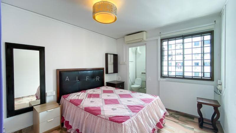 316 Bukit Batok Street 32, 316 Bukit Batok Street 32, Dairy Farm / Bukit Panjang / Choa Chu Kang, 2 Bedrooms, 1,000 sqft, HDB Flat For Rent, by Alfred Tan, 23602383 - Master Bedroom - PropertyGuru.com.sg