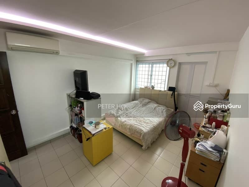 Spaciouis bedroom Size (MAster Bedroom)
