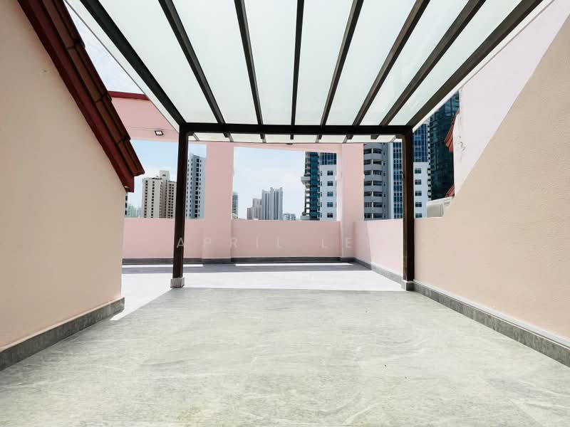 Claremont, 161 Killiney Road, 5 Bedrooms, 2,636 sqft, Apartment For Rent, by April Lee, 23618257 - Upper Level Roof Terrace - PropertyGuru.com.sg