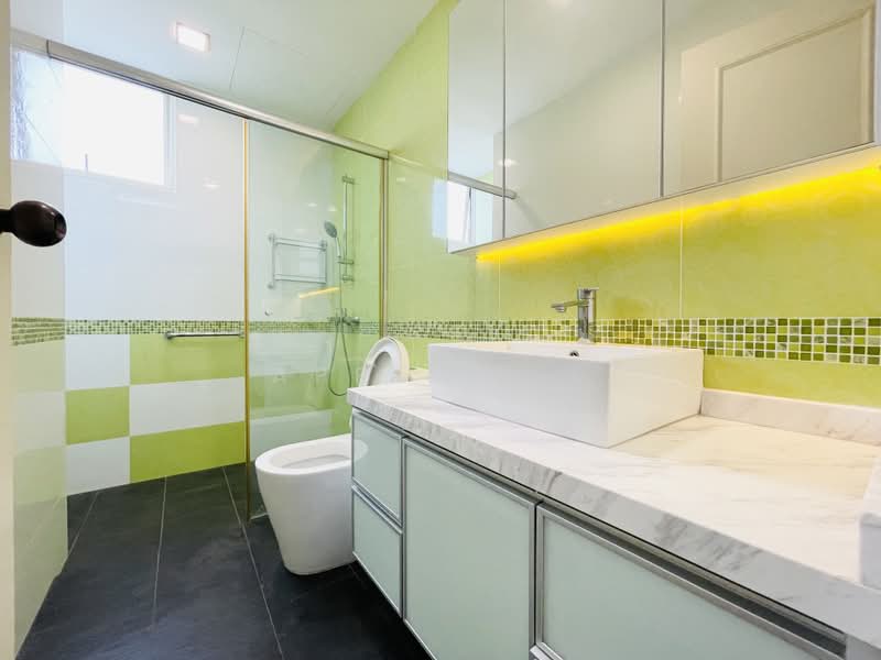 Claremont, 161 Killiney Road, 5 Bedrooms, 2,636 sqft, Apartment For Rent, by April Lee, 23618257 - Lower Level Common Bath - PropertyGuru.com.sg