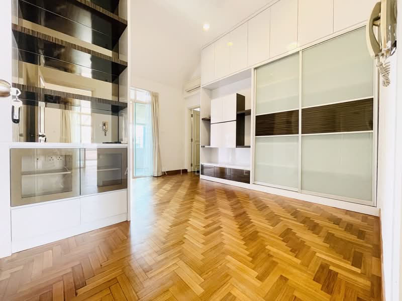 Claremont, 161 Killiney Road, 5 Bedrooms, 2,636 sqft, Apartment For Rent, by April Lee, 23618257 - Upper Level Bedroom 2 - PropertyGuru.com.sg