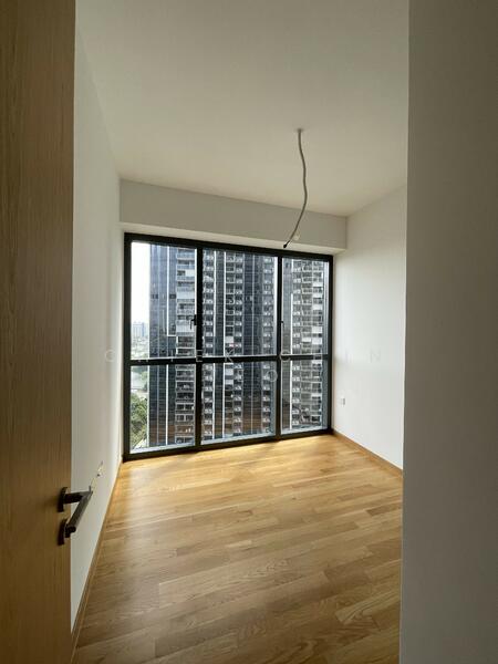 Twin VEW, 91 West Coast Vale, 3 Bedrooms, 1,141 sqft, Condominium For Rent, by Chiek Chin Teo, 23619891 - Bedroom 2 with full height windows and plenty of daylight. - PropertyGuru.com.sg