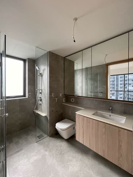 Twin VEW, 91 West Coast Vale, 3 Bedrooms, 1,141 sqft, Condominium For Rent, by Chiek Chin Teo, 23619891 - Modern and good size Master Bath. - PropertyGuru.com.sg